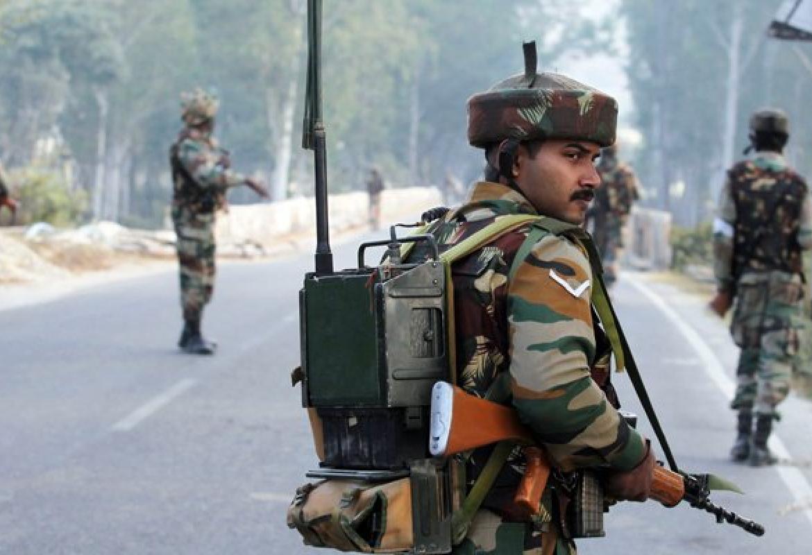 Индийские военные в оккупированном Кашмире