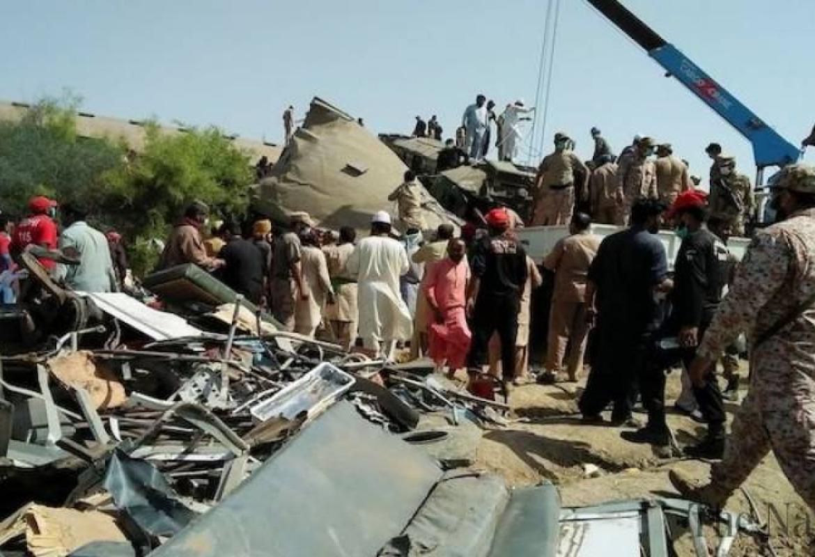 Столкновение "Миллат Экспресс" и "Сэр Сайед Экспресс" близ Готки