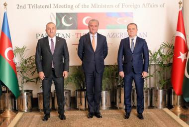 Главы МИД Турции, Пакистана и Азербайджана